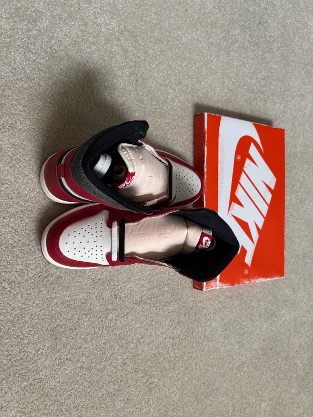 Jordan 1 Retro High OG “Chicago Lost and Found” — Size 10 Men - Picture 4 of 9